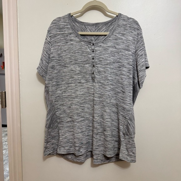 Kuhl Heathered Gray Women's Short Sleeve Top - Picture 2 of 5